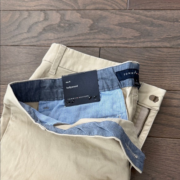 Tommy Hilfiger Women’s Tan Chino Shorts, NWT 8 - Picture 3 of 3